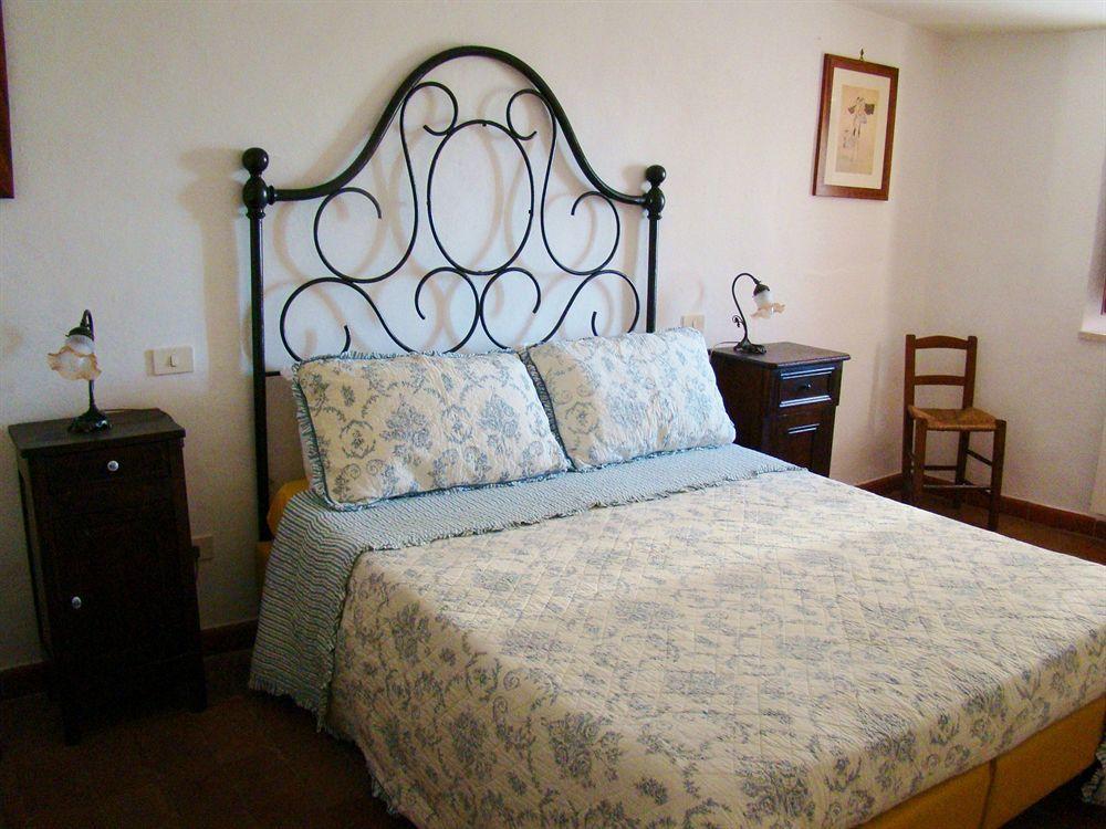 Borgo Tepolini Country House カステル・デル・ピアーノ エクステリア 写真