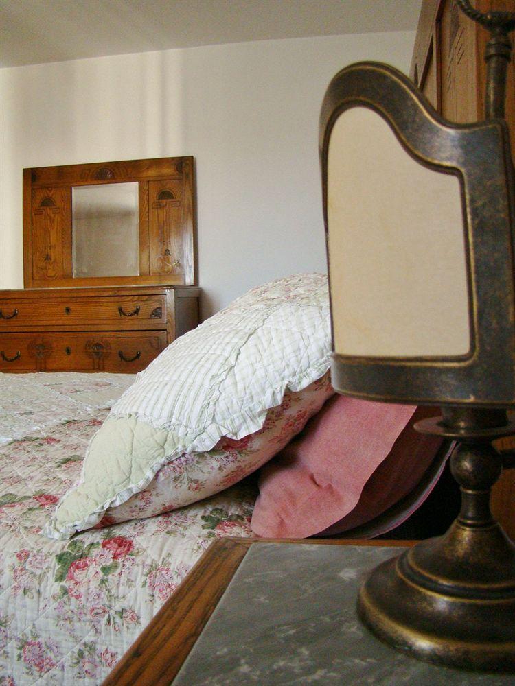 Borgo Tepolini Country House カステル・デル・ピアーノ エクステリア 写真