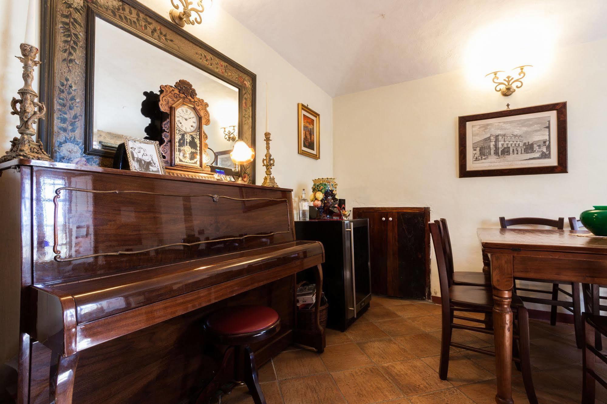 Borgo Tepolini Country House カステル・デル・ピアーノ エクステリア 写真